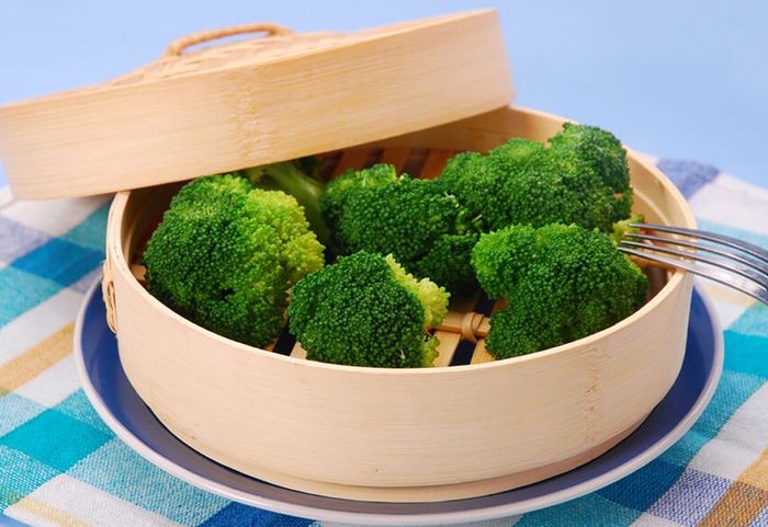 Người mắc bệnh gout nên hấp rau củ và tránh chiên xào