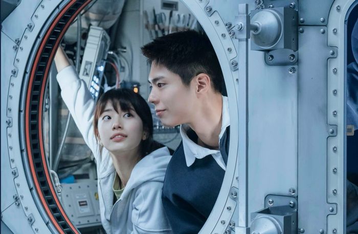 Suzy và Park Bo Gum đều được ca ngợi về sự hòa hợp trong phim “Wonderland”. Hình ảnh: Nhà sản xuất