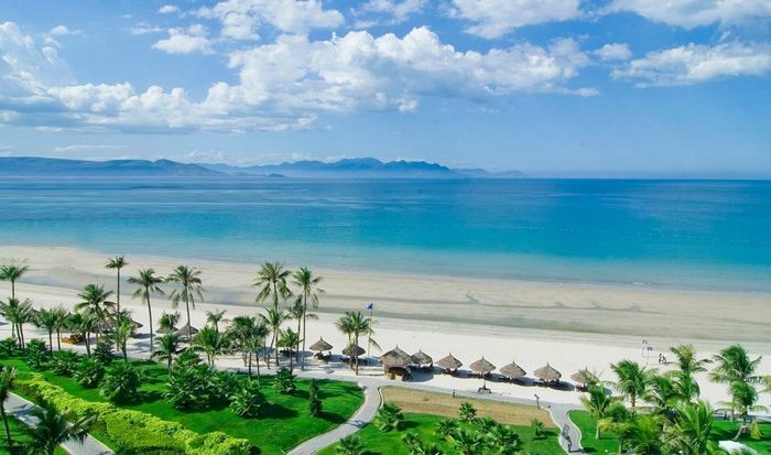 8 bãi biển yên bình cho kỳ nghỉ hè