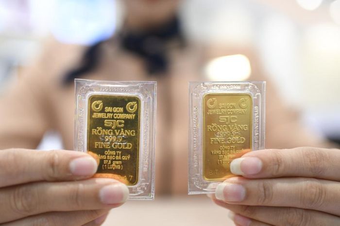 Giá vàng miếng SJC giảm mạnh liên tiếp 3 phiên, gây thiệt hại nặng nề cho nhiều nhà đầu tư. Ảnh: Duy Hiệu.