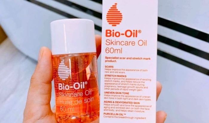 Dầu Bio-Oil 60 ml chuyên dùng để chăm sóc da, giúp làm mờ sẹo và ngừa rạn da