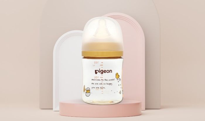 Bình sữa nhựa PPSU Pigeon Plus WN3 cổ rộng 160 ml - Hình gà con (0 - 3 tháng)
