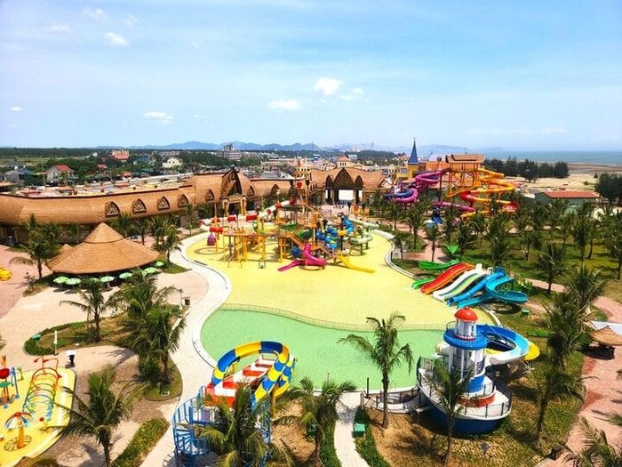 VinWonders Cửa Hội - 2 đã mở cửa chào đón du khách, mang lại trải nghiệm đầy cảm xúc và hứng khởi.