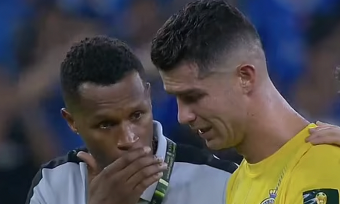 Neymar gọi tên Messi trong trận thắng Ronaldo
