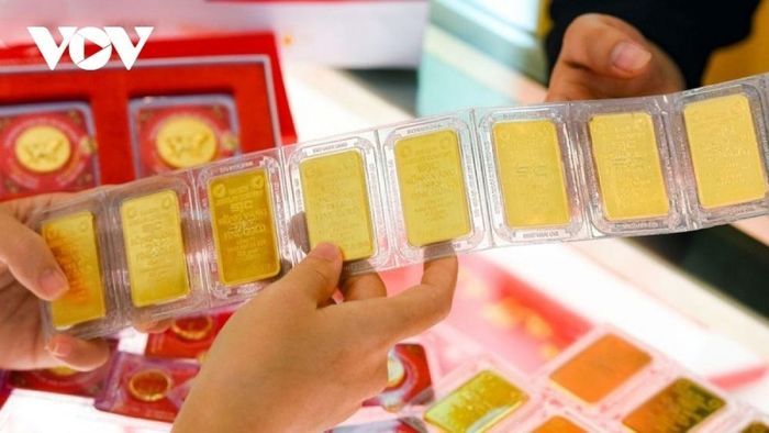 Vàng SJC giảm mạnh còn 83 triệu đồng/lượng