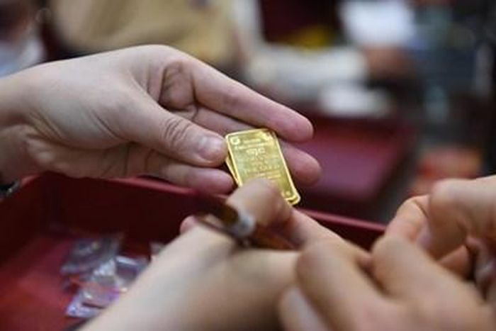 Giá vàng trong nước đang giảm mạnh. Hình ảnh từ tinnhanhchungkhoan.vn