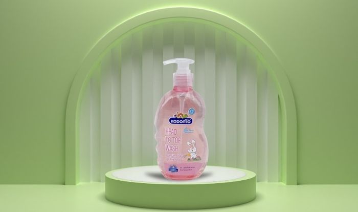 Dầu tắm gội cho bé Kodomo Pink Hanabaki tinh dầu hoa trà 400 ml (mọi độ tuổi)