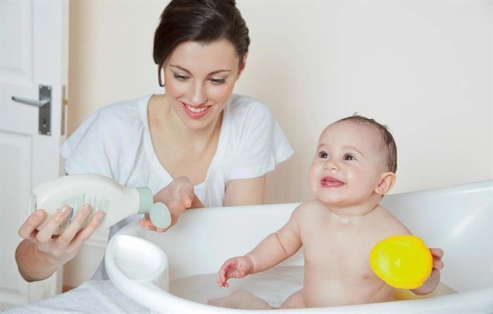 Sử dụng sữa tắm phù hợp cho làn da của trẻ