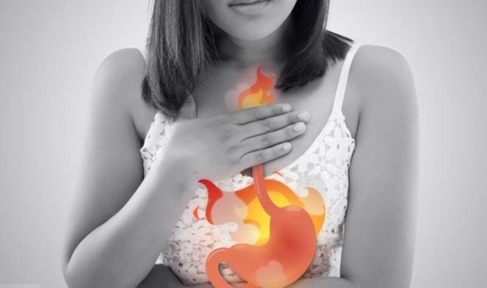 Sử dụng beta caroten không đúng liều lượng có thể gây ra cảm giác ợ nóng