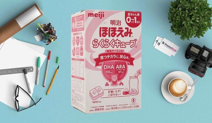 Sữa bột nội địa Nhật dạng viên Meiji Hohoemi Raku Raku Cube vị nhạt thanh 648g (0 - 12 tháng)