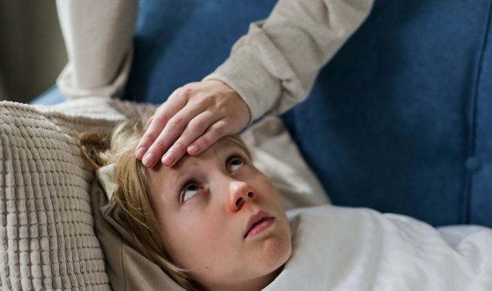 Khăn Làm Dịu Sốt Là Một Giải Pháp Đơn Giản Giúp Bé Hạ Sốt Nhanh Chóng Khi Bị Nóng