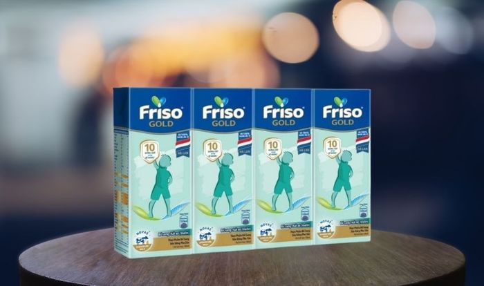 Combo 4 hộp sữa pha sẵn Friso Gold vị vani 180 ml (dành cho trẻ từ 1 tuổi)