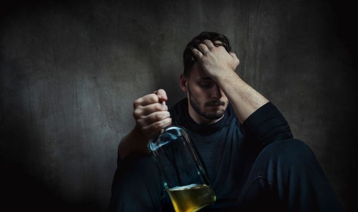 Bệnh còi thường xuất hiện ở người nghiện rượu