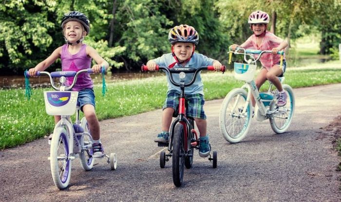 Đạp xe đóng vai trò quan trọng trong việc giúp trẻ có xương khớp khỏe mạnh và hạnh phúc hơn