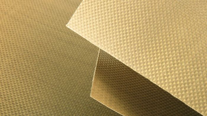 Ở nhiệt độ cao, chất liệu Teflon có thể thải ra các hợp chất độc hại ảnh hưởng đến hệ hô hấp của bé