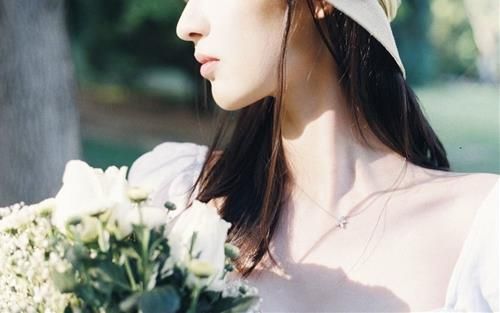 Tuổi Tí thường tỏ ra lạc quan, sáng sủa và nhạy bén, có khả năng hiểu biết và sử dụng các kỹ năng cuộc sống một cách hiệu quả.