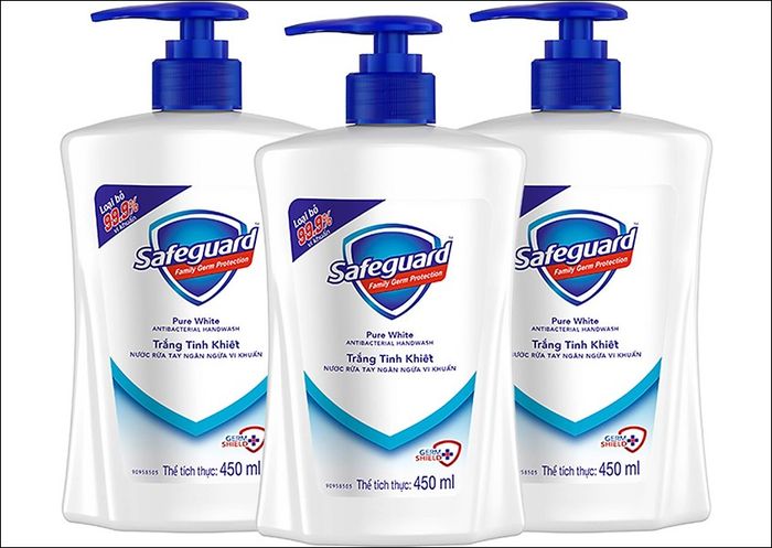 Nước rửa tay Safeguard Trắng Tinh Khiết chai 450ml