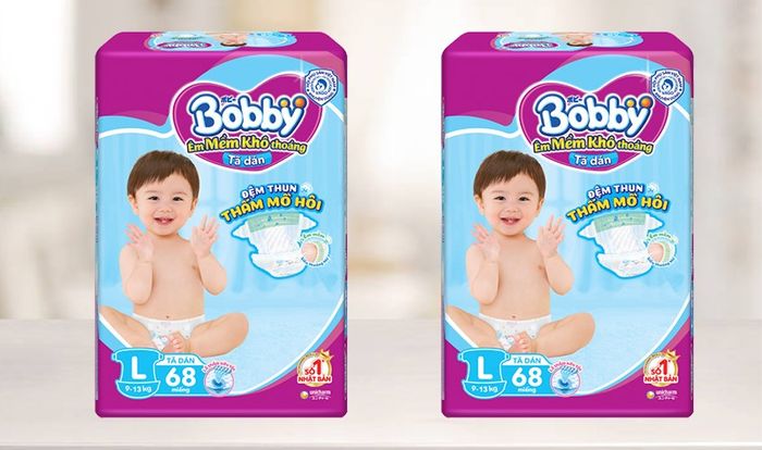 Dùng tã dán Bobby size L 68 miếng (9 - 13 kg) - Giao bao bì ngẫu nhiên cho các bé dưới 6 tháng tuổi