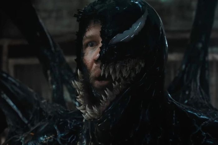 Mặc dù không được đánh giá cao như các bộ phim Spider-Man trong MCU, nhưng Venom vẫn thu hút nhiều người hâm mộ nhờ tính giải trí - Ảnh: Sony
