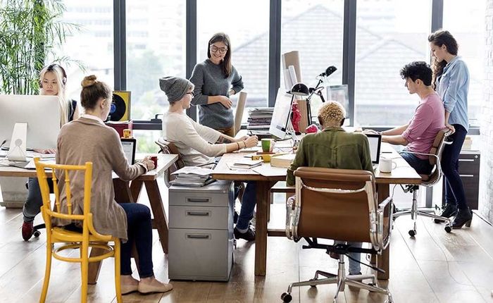Nghệ thuật giao tiếp nơi công sở: Tư duy lớn, hành động xa
