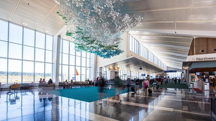 Khu vực chờ E ở sân bay quốc tế Portland