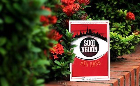 Suối Nguồn: Cuộc đối thoại đậm chất triết lý