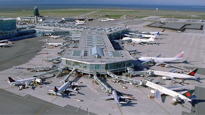 Bãi đậu máy bay tại sân bay quốc tế Vancouver (Canada)