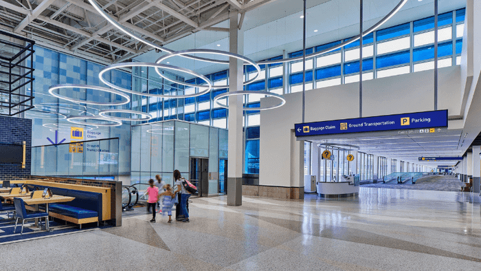 Bên trong nhà ga hành khách Lindbergh tại sân bay Minneapolis (Mỹ)