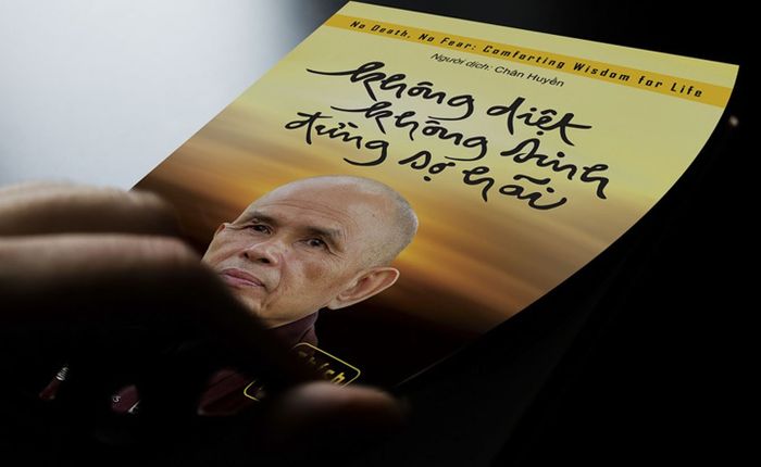 Muốn vượt qua những đau khổ và nỗi đau bên trong, chúng ta cần quan tâm và chăm sóc chúng, không phải lẩn tránh chúng!