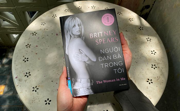 ‘Người phụ nữ bên trong tôi’ - Một cuốn hồi ký đau lòng và gây sốc của ‘nữ hoàng nhạc pop’ Britney Spears
