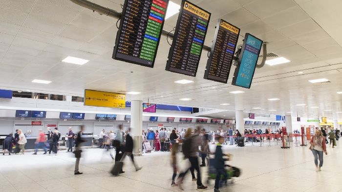 Bên trong nhà ga hành khách sân bay quốc tế Glasgow