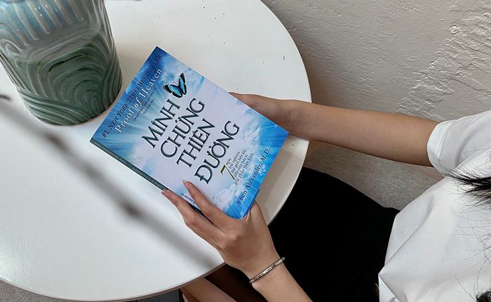 Bằng chứng từ thiên đường - 7 ngày khám phá thế giới bên kia của một bác sĩ tâm thần