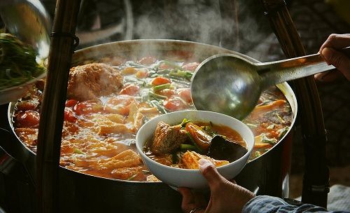 Thảo luận về món bún trong các tác phẩm của Thạch Lam và Vũ Bằng