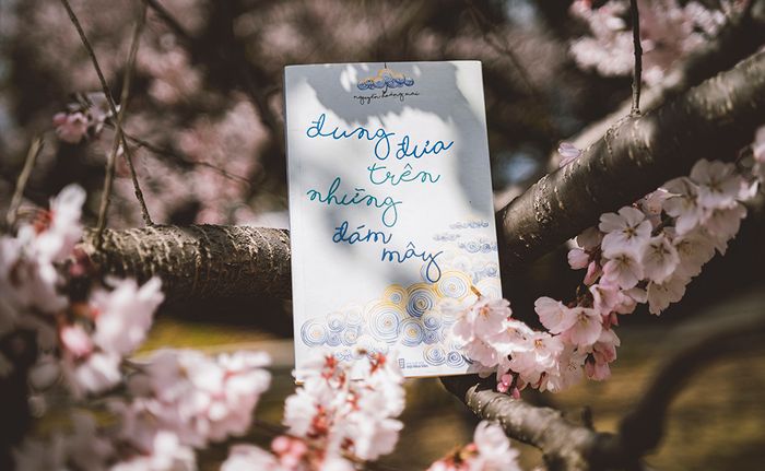 Lạc trên những tia nắng: Có lẽ buồn vui chỉ thuộc về tuổi trẻ?