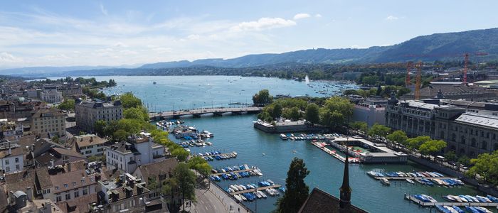 Toàn cảnh hồ Zurich từ đỉnh núi Uetliberg