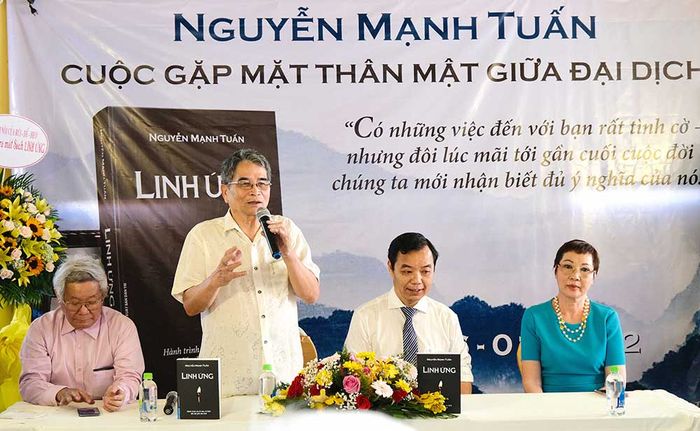 Nhà văn Nguyễn Mạnh Tuấn và “Linh Ứng” – Sự hành trình tâm linh đậm chất lịch sử của dân tộc