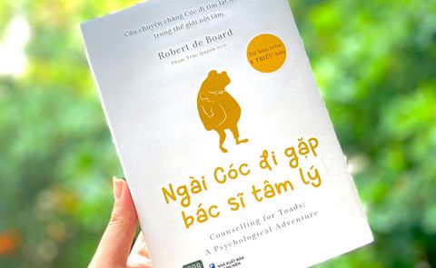 Trước khi phê phán, hãy tìm hiểu và yêu thương bản thân