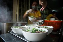 Khám phá ẩm thực đường phố qua những trang sách