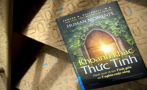 KHOẢNH KHẮC TÌNH YÊU - Chuyến đi khám phá tình yêu và ý nghĩa cuộc sống