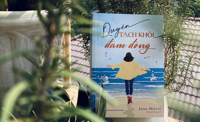 Niềm vui đích thực đến từ việc chấp nhận bản thân, không cố gắng kiểm soát mọi thứ, mà chỉ đơn giản là làm chủ cảm xúc.