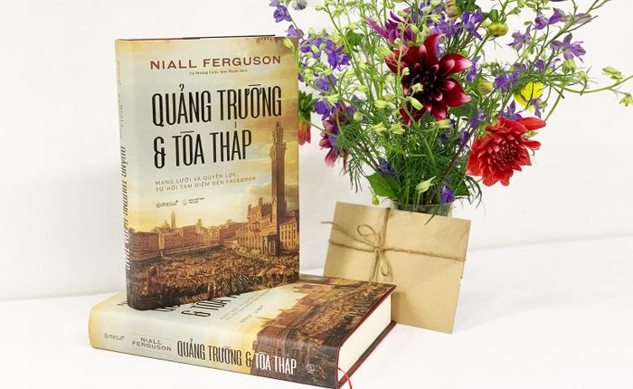 Quảng trình và những tháp: Mạng lưới và quyền lực, từ Hội Tam điểm tới Facebook