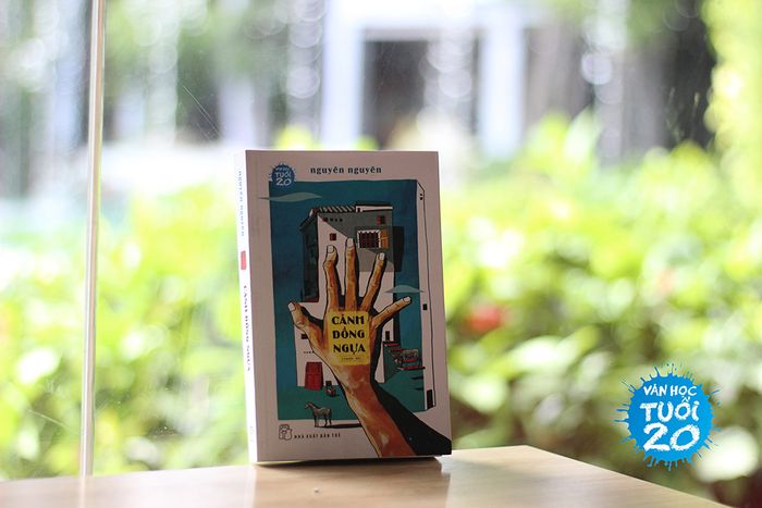 Văn chương đôi mươi: “Cánh đồng ngựa” – Tuổi trẻ giống như những chú ngựa hoang, bị giam giữ trên đồng cỏ của chính mình