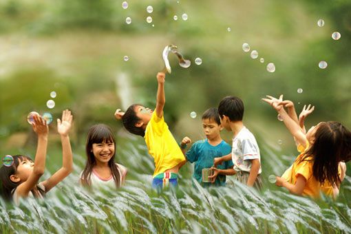 Những câu hỏi tàn ác từ đám trẻ con