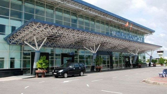 Sân bay Rạch Giá đã trải qua nhiều lần nâng cấp và cải tiến hạ tầng.