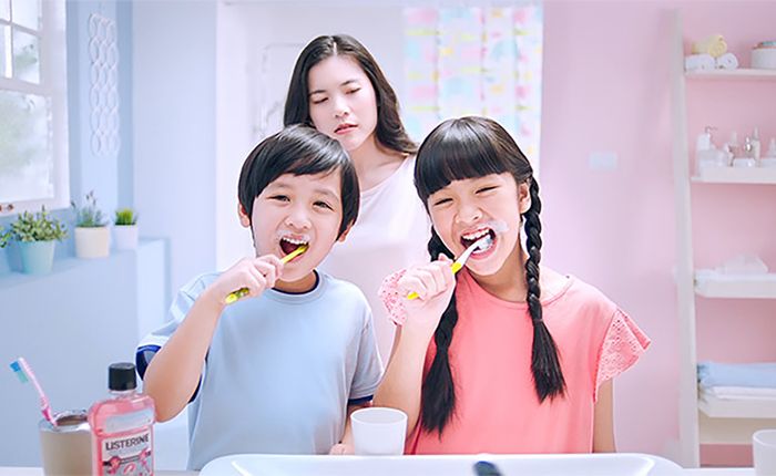 Chăm sóc răng miệng cùng con: 8 hậu quả nguy hiểm khi răng sữa của bé bị sâu mà ba mẹ không thể bỏ qua