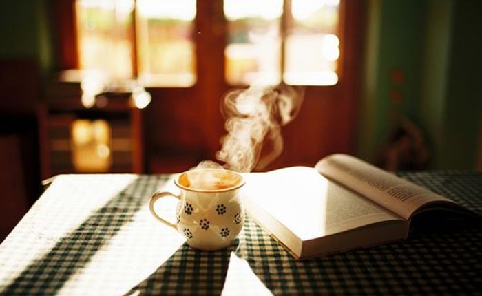 Các cuốn sách để đọc vào buổi sáng có thể giúp bạn thêm năng lượng