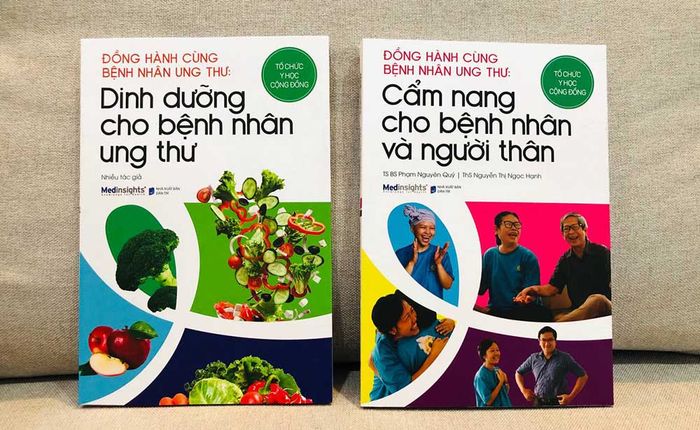 Cuốn Sách Đồng Hành Cùng Người Bệnh Ung Thư