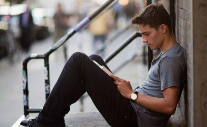 10 cuốn sách của các tác giả nữ gây sốt với đấng mày râu