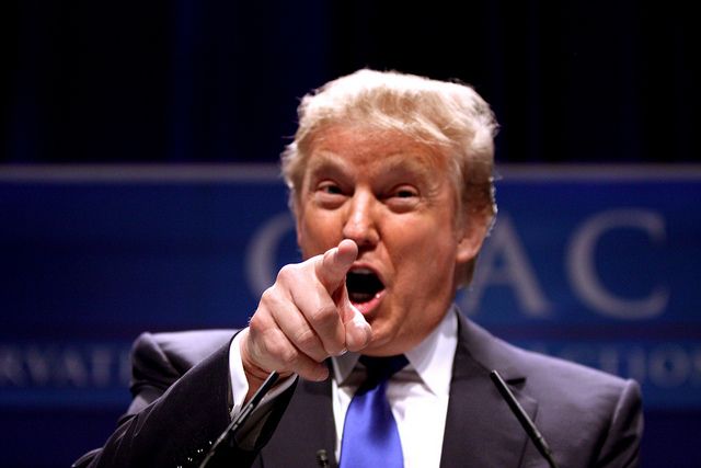 7 tựa sách về nghệ thuật lãnh đạo mà Donald Trump khuyên đọc