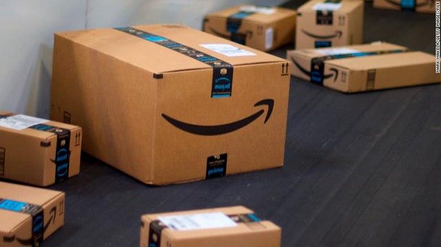[Bài 11/12] Khách hàng đầu tiên của Amazon: Chi tiêu 27,95 USD để mua sách, tên được đặt cho một toà nhà của tập đoàn để 'tưởng nhớ' - Hình ảnh 1.